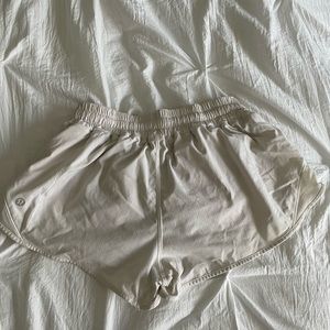 White hotty hot shorts 2.5 inch